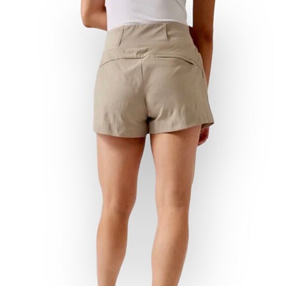 Athleta TREKKIE NORTH SHORT Birch Grey Plus Size 26 NWT - Picture 2 of 4